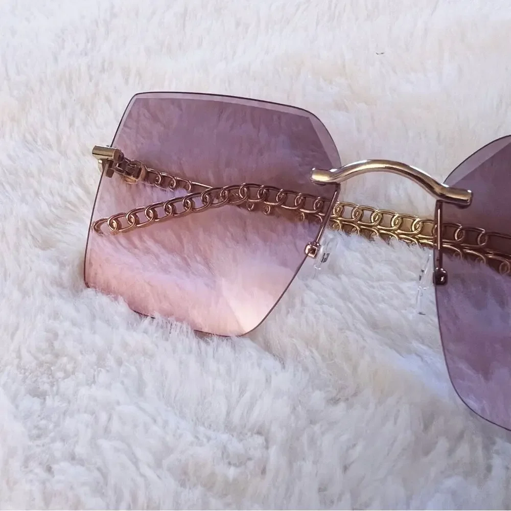 Skyla Light Purple Square Oversized Sunglasses - Picture 3 of 12